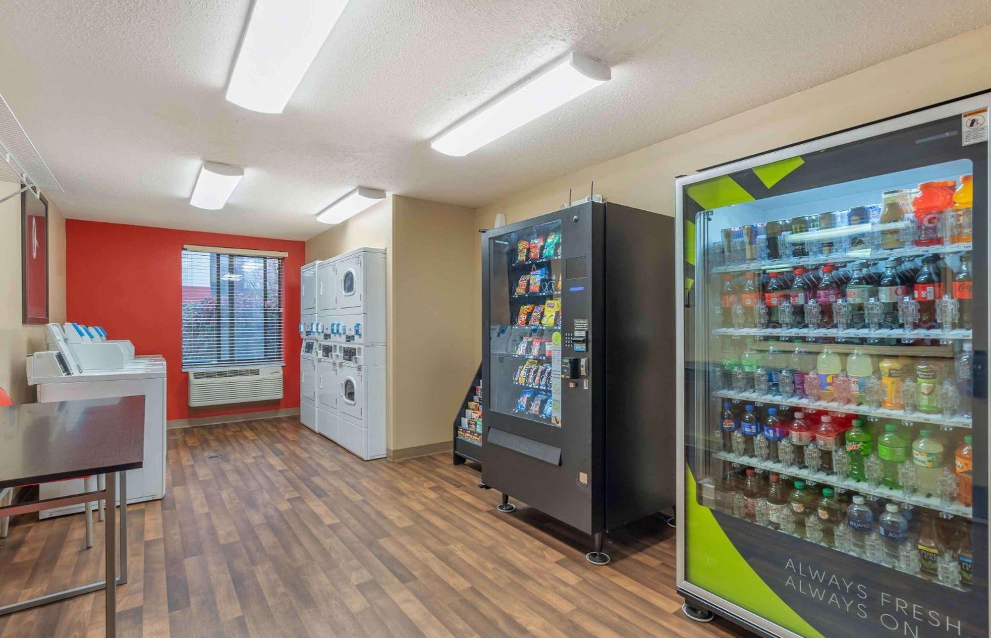 Extended Stay America Suites - Chicago - Lombard - Yorktown Center Экстерьер фото